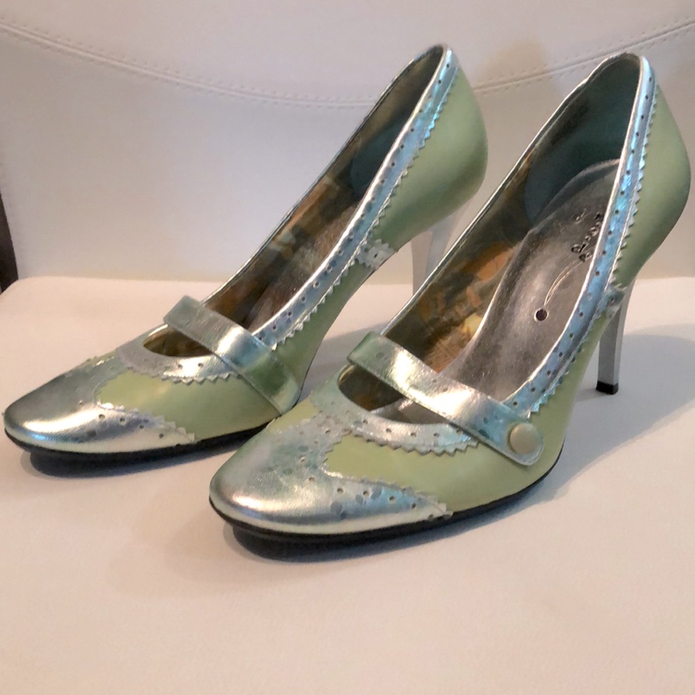 💕Two for $40💕m.o.d Green and Silver Heels